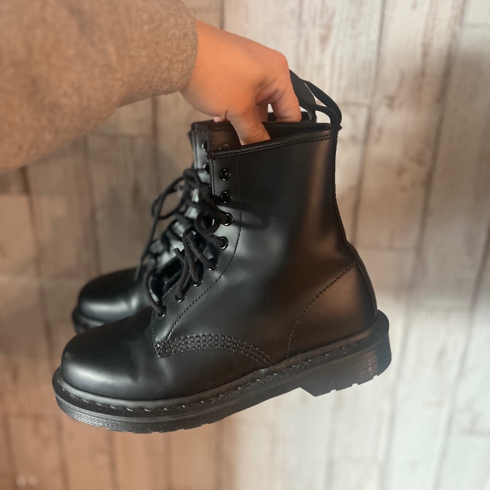 Dr. Martens Size 6USM / 5UK / 38 E